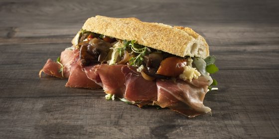 Sandwich med serranoskinke